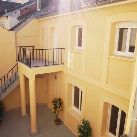 Cosy Et Calme F2 En Plein Centre Ville Apartamento Vichy Exterior foto